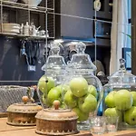 Trastevere Gem Cozy Light-Filled Retreat